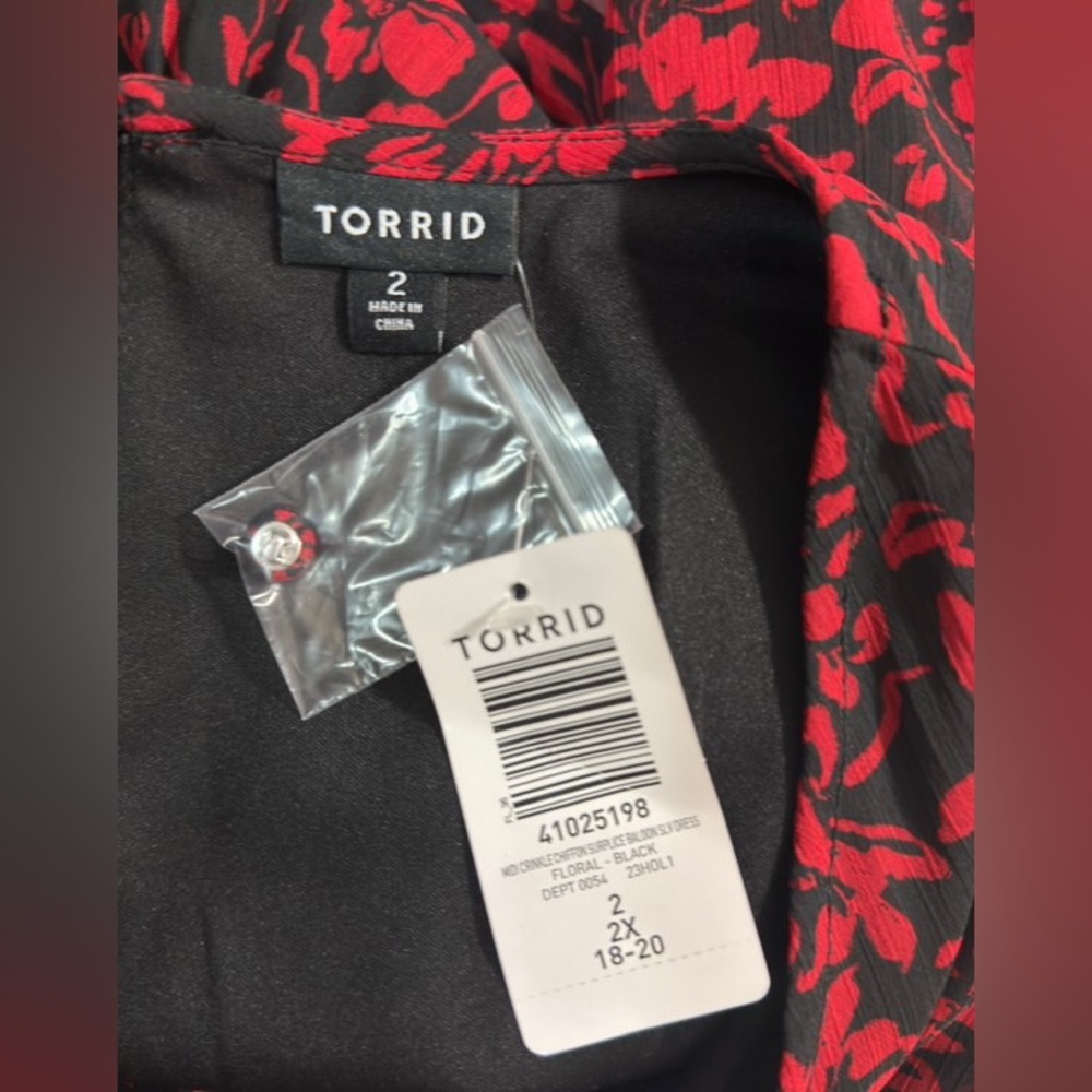 Torrid Midi Crinkle Chiffon Surplice Balloon Sleeve Dress Floral Black Size 2X - Picture 8 of 11